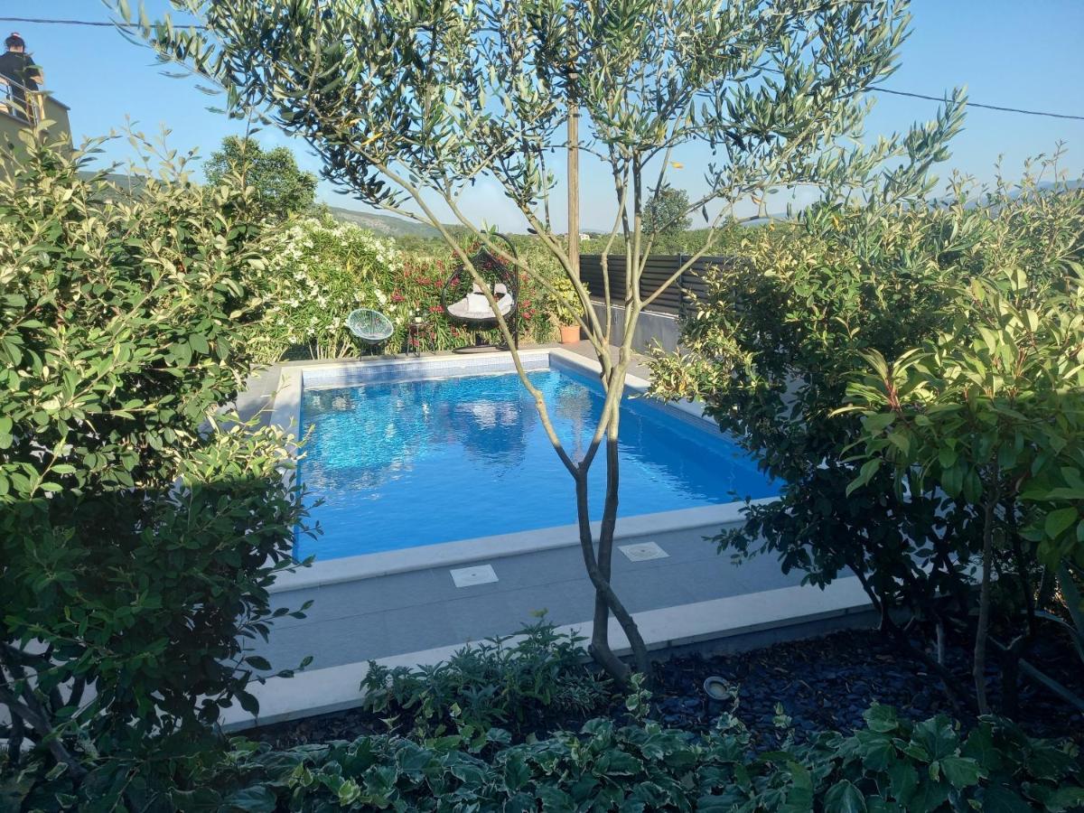 Villa Laura Donji Prolozac Exterior photo